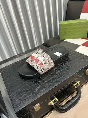 Zapatos de hombre GUCCI Código: 0503A40 Talla: 38-44