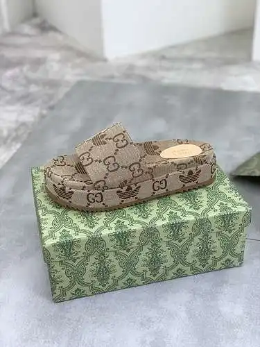 Zapatos GUCCI para hombre y mujer Código: 0429B00 Talla: 35-44