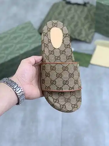 Zapatos GUCCI para hombre y mujer Código: 0502B00 Talla: 35-44