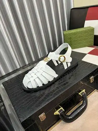 Zapatos de hombre GUCCI Código: 0504B00 Talla: 38-44