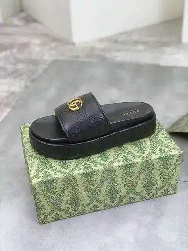 Zapatos GUCCI para hombre y mujer Código: 0429B00 Talla: 35-44