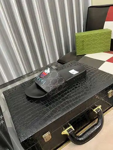 Zapatos de hombre GUCCI Código: 0503A40 Talla: 38-44
