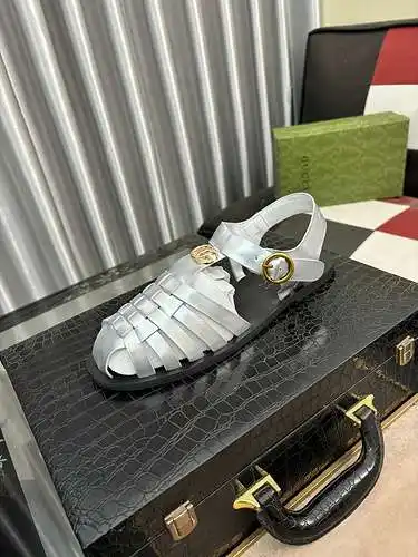 Zapatos de hombre GUCCI Código: 0504B00 Talla: 38-44