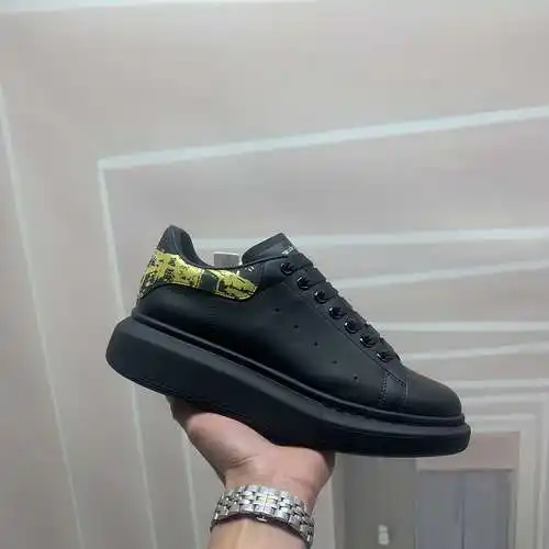 McQueen* Zapatos para hombre y mujer Código: 0318C30 Talla: Mujer 34-41., Hombre 38-46 Observaciones