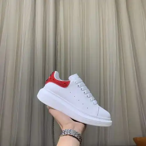 McQueen* Zapatos para hombre y mujer Código: 0318C70 Talla: Mujer 34-41., Hombre 38-46 Observaciones