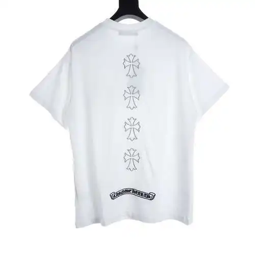 Camiseta de manga corta bordada con hilo plateado y logo bordado en sánscrito CH