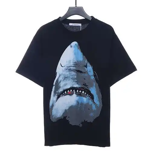 GVC Givenchy manga corta con estampado de tiburones