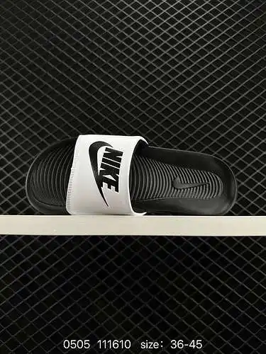 Zapatillas NIKE VICTORI ONE SLIDE Zapatillas de playa modernas de verano Número de artículo: CN967- 