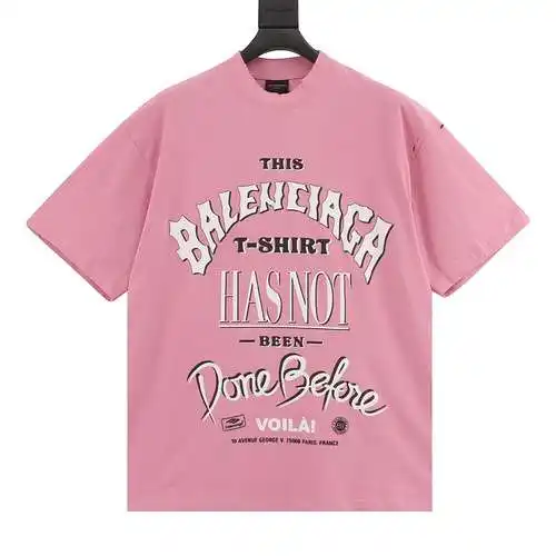 Camiseta de manga corta con logo desgastado y estampado de letras de espuma rosa BLCG