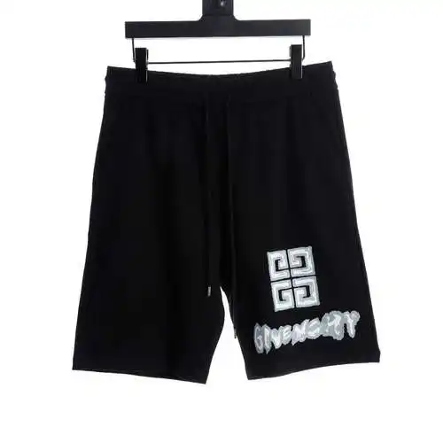 Pantalones cortos Gongge con logo pintado a mano de GVC