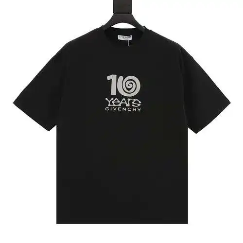 Camiseta reflectante en el pecho GVC2024ss
