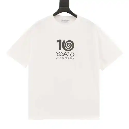 Camiseta reflectante en el pecho GVC2024ss