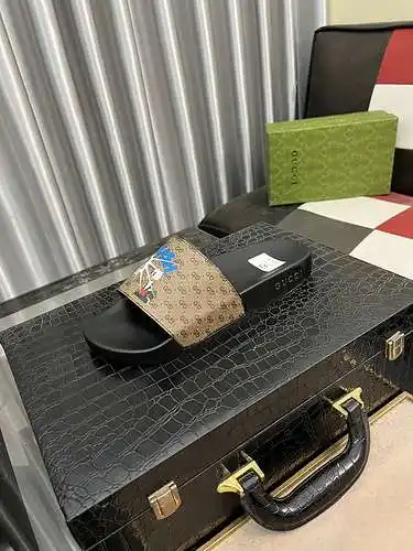 Zapatos de hombre GUCCI Código: 0503A40 Talla: 38-44