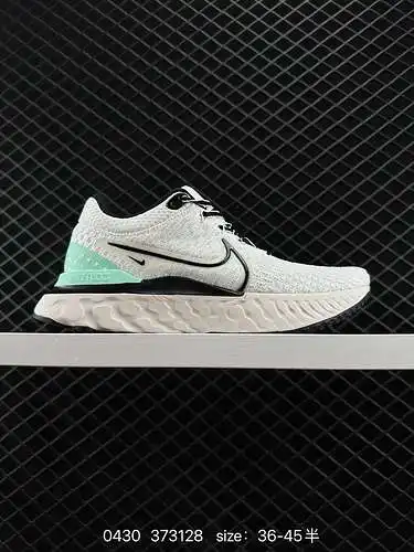 4 Las zapatillas Nike React Infinity Run Fk 3 que utilizan espuma React tienen un diseño de espuma m