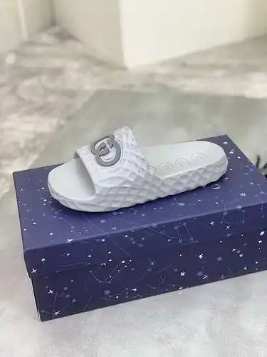 Zapatos GUCCI para hombre y mujer Código: 0429B00 Talla: Mujer 36-42 Hombre 38-45