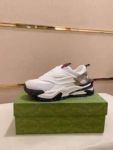 Zapatos de hombre GUCCI Código: 0510B90 Talla: 38-44 (se puede personalizar a 45, no reembolsable)