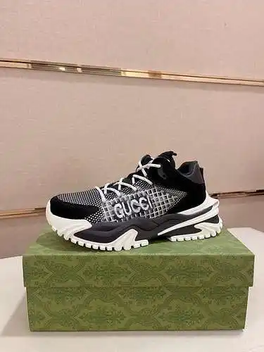 Zapatos de hombre GUCCI Código: 0510B90 Talla: 38-44 (se puede personalizar a 45, no reembolsable)