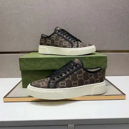 Zapatos de hombre GUCCI Código: 0511B30 Talla: 38-44