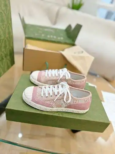 Zapatos GUCCI para hombre y mujer Código: 0506B80 Talla: 35-45
