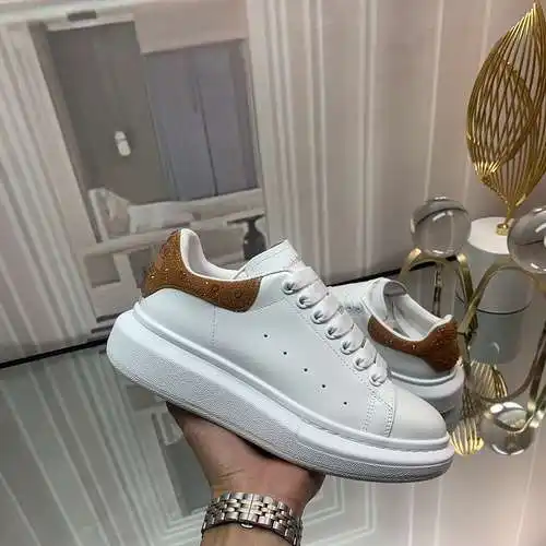 McQueen* Zapatos para hombre y mujer Código: 0318C70 Talla: Mujer 34-41., Hombre 38-46 Observaciones