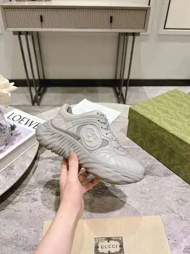 Zapatos GUCCI para hombre y mujer Código: 0506D80 Talla: Mujer 35-40, Hombre 39-45