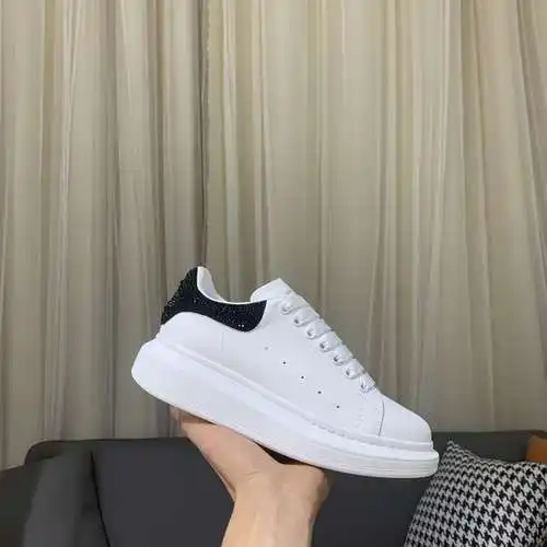 McQueen* Zapatos para hombre y mujer Código: 0318C70 Talla: Mujer 34-41., Hombre 38-46 Observaciones