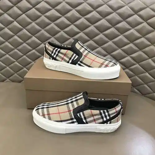 Zapatos de hombre Burberry Código: 0508B30 Talla: 38-44