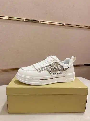 Zapatos de hombre Burberry Código: 0510B50 Talla: 38-44