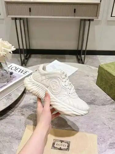 Zapatos GUCCI para hombre y mujer Código: 0506D80 Talla: Mujer 35-40, Hombre 39-45