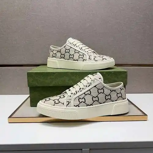 Zapatos de hombre GUCCI Código: 0511B30 Talla: 38-44