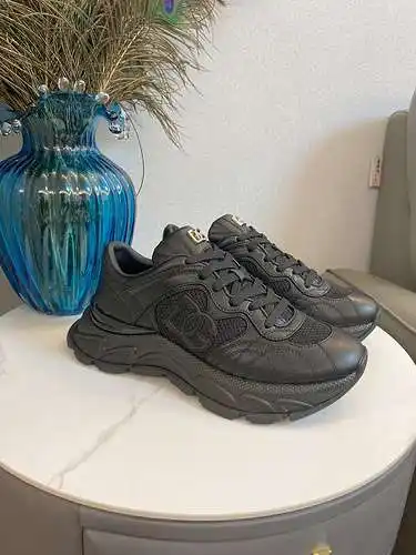 Zapatos Dolce & Gabbana para hombre y mujer Código: 0506C60 Talla: 36-46
