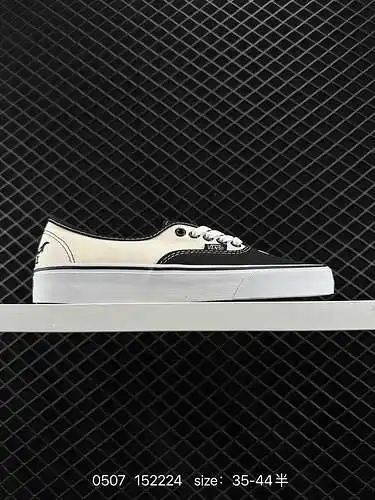 ¡Serie Paloma de la Paz de 2 Vans! VANS Authentic Peace Dove Classic Zapatillas deportivas bajas con