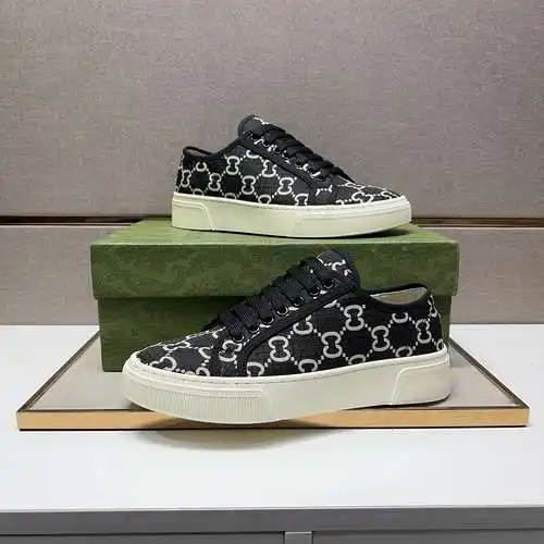 Zapatos de hombre GUCCI Código: 0511B30 Talla: 38-44