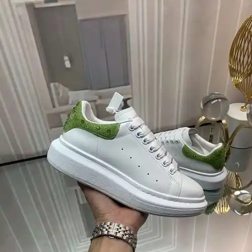 McQueen* Zapatos para hombre y mujer Código: 0318C70 Talla: Mujer 34-41., Hombre 38-46 Observaciones