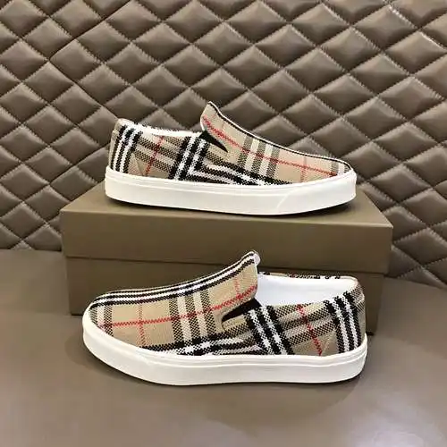 Zapatos de hombre Burberry Código: 0508B30 Talla: 38-44