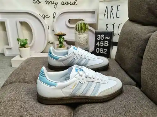 052DAdidas originals Busenitz Vulc adidas Casi 70 años de originales clásicos hechos de gamuza origi