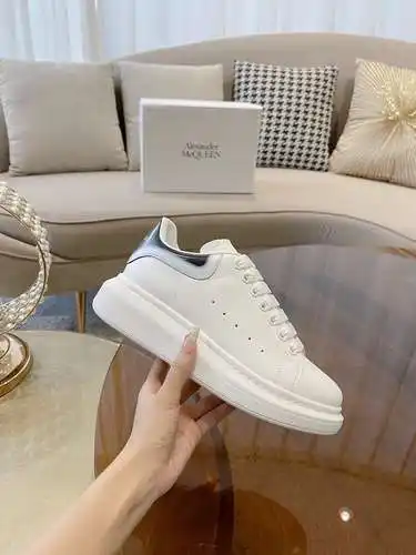 McQueen* Zapatos para hombre y mujer Código: 0318C30 Talla: Mujer 34-41., Hombre 38-46 Observaciones