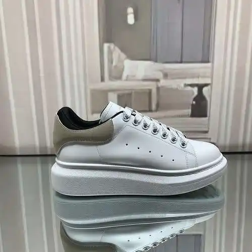 McQueen* Zapatos para hombre y mujer Código: 0318C30 Talla: Mujer 34-41., Hombre 38-46 Observaciones