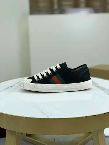 Zapatos GUCCI para hombre y mujer Código: 0516C00 Talla: Mujer 35-40 Hombre 39-45