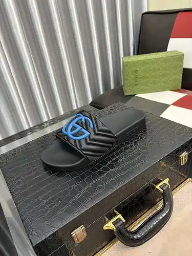 Zapatos GUCCI para hombre y mujer Código: 0515A40 Talla: 35-44