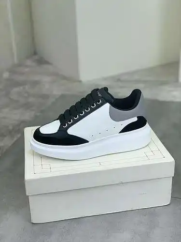 Zapatos de hombre McQueen* Código: 0516B80 Talla: 38-44 (45 personalizados)