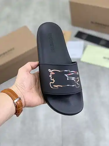 Zapatos Burberry para hombre y mujer Código: 0516A80 Talla: 36-46