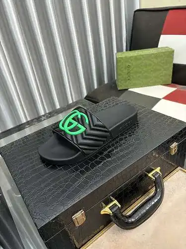 Zapatos GUCCI para hombre y mujer Código: 0515A40 Talla: 35-44
