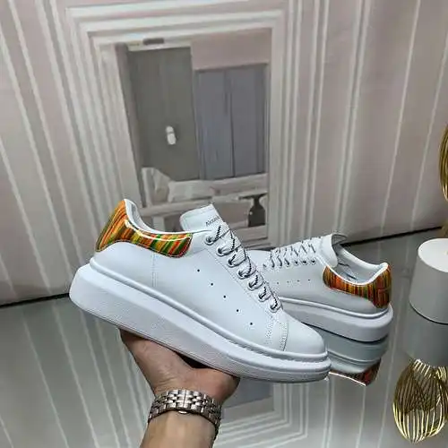 McQueen* Zapatos para hombre y mujer Código: 0526C40 Talla: Mujer 34-41. Hombres 38-46