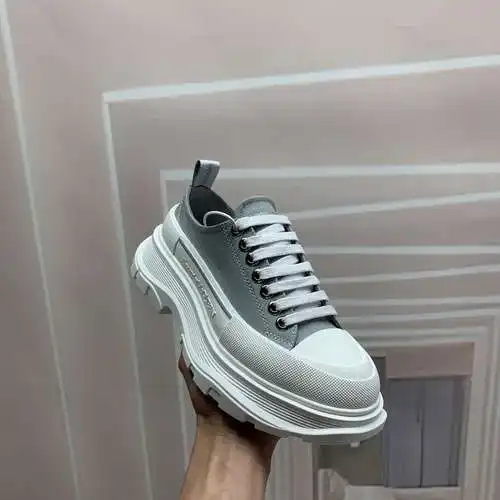 McQueen* Zapatos para hombre y mujer Código: 0526C40 Talla: Mujer 34-41. Hombres 38-46