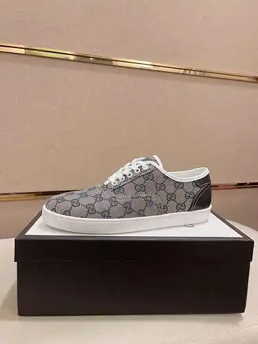 Zapatos de hombre GUCCI Código: 0525B30 Talla: 38-44
