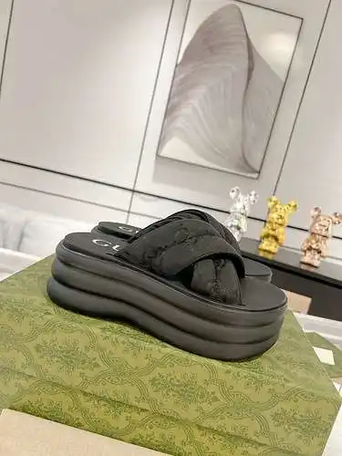 Zapatos de mujer GUCCI Código: 0528B80 Talla: 35-40