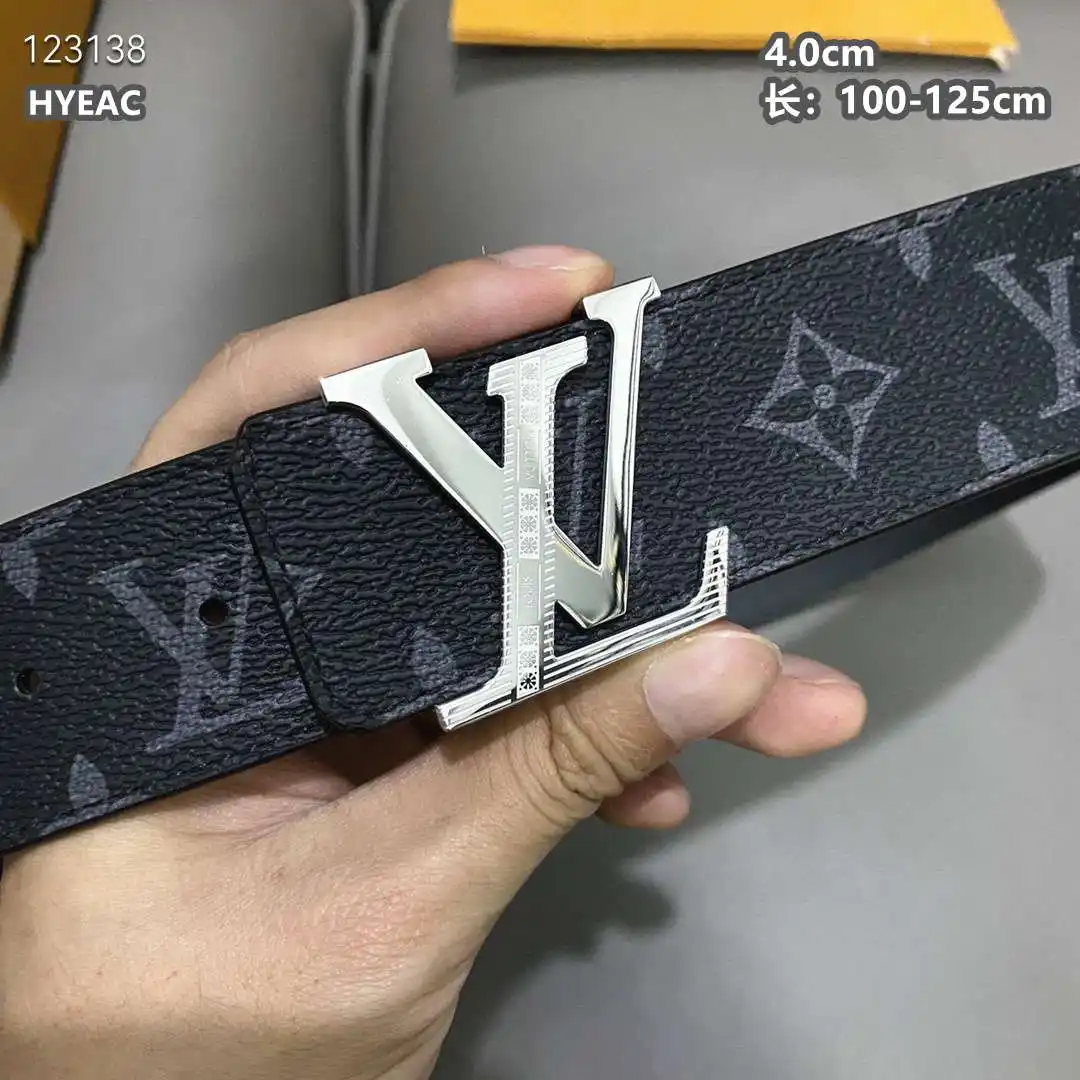HR001250 (4).webp