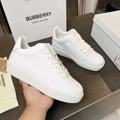 Zapatos Burberry para hombre y mujer Código: 0521C60 Talla: mujer 35-40, hombre 39-44 (mujer 41 42 h