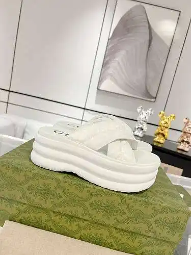 Zapatos de mujer GUCCI Código: 0528B80 Talla: 35-40